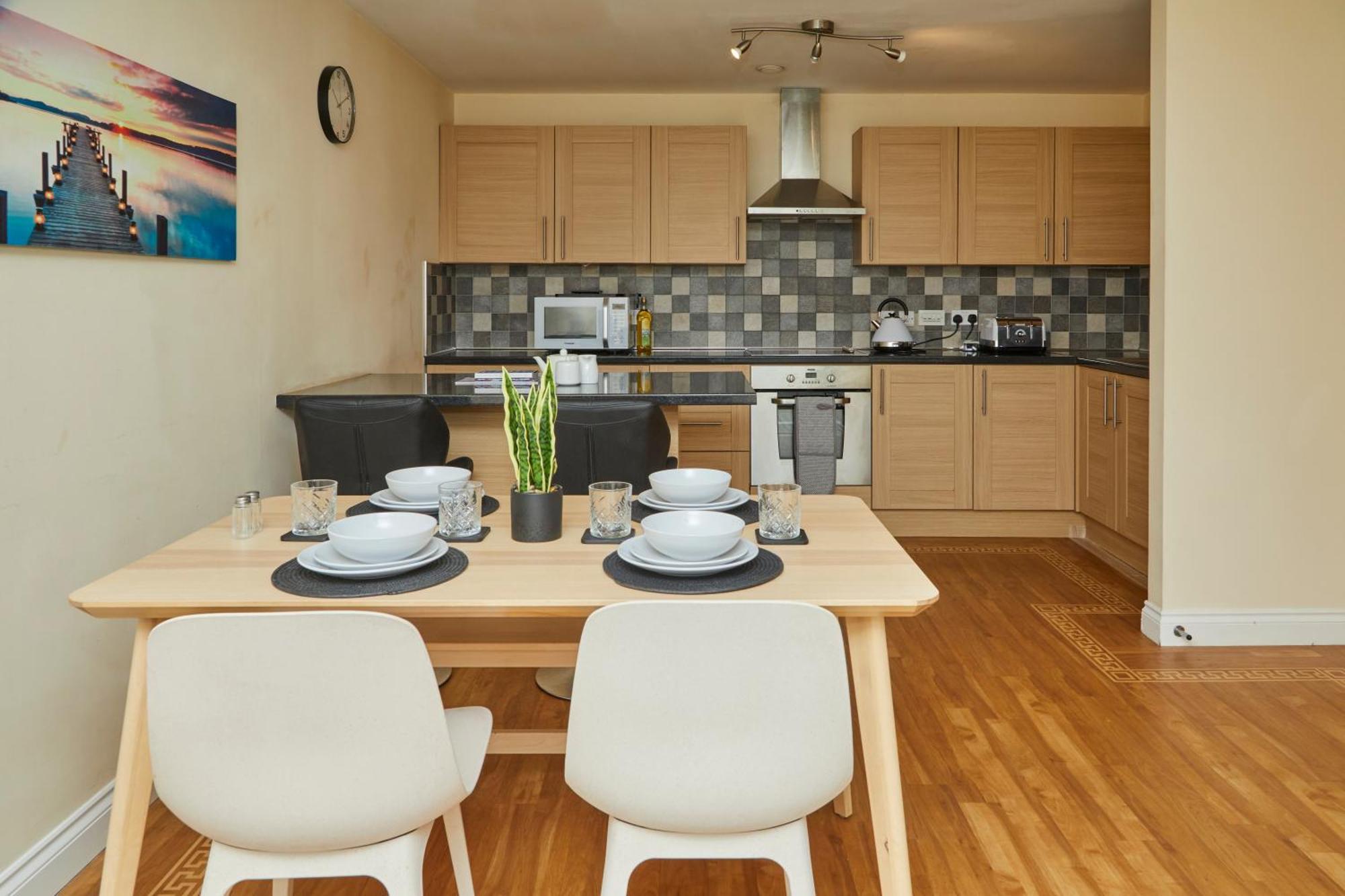 הליפקס Stylish 2-Bedroom Apartment With Free Parking מראה חיצוני תמונה