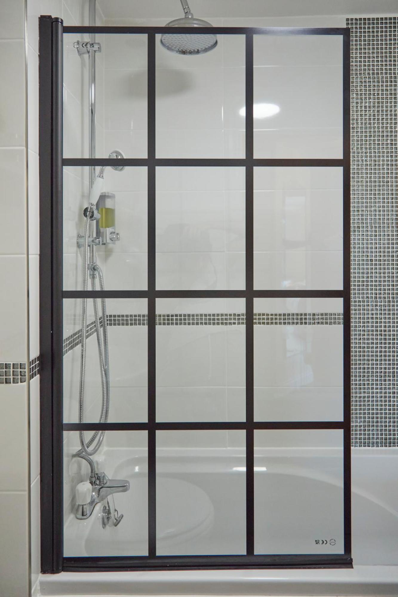 הליפקס Stylish 2-Bedroom Apartment With Free Parking מראה חיצוני תמונה