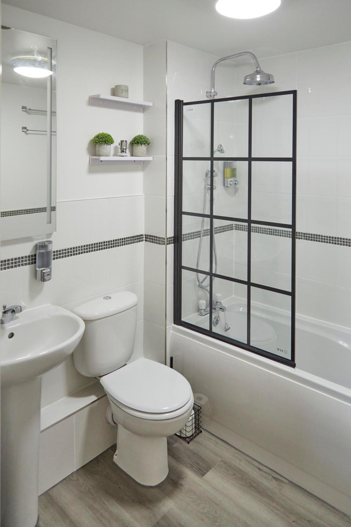 הליפקס Stylish 2-Bedroom Apartment With Free Parking מראה חיצוני תמונה